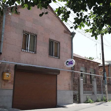 יירבאן Katun Hostel מראה חיצוני תמונה