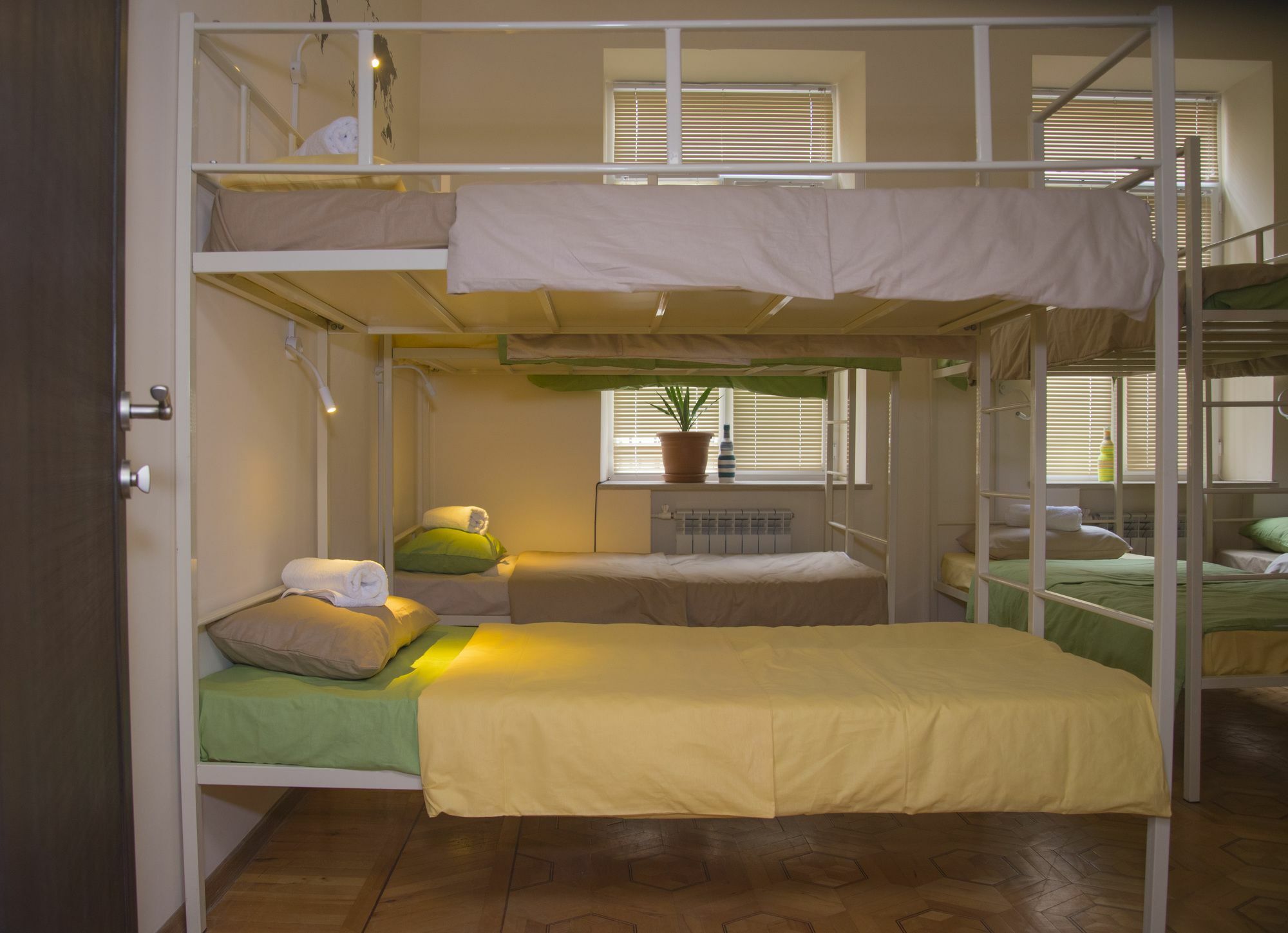 יירבאן Katun Hostel מראה חיצוני תמונה
